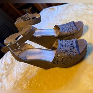 Jessica Simpson Brown Floral Wedges